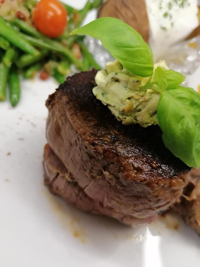 Hotel Steakhouse Fieg Fuschl am See Exterior foto